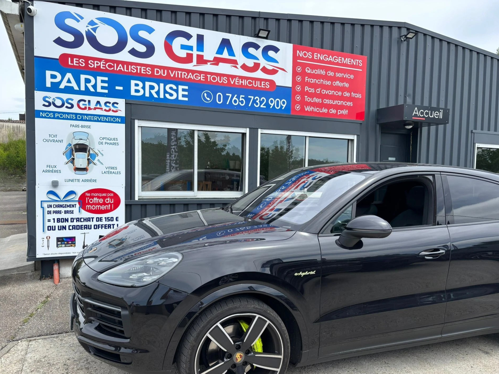 Porche SOS Glass Vienne